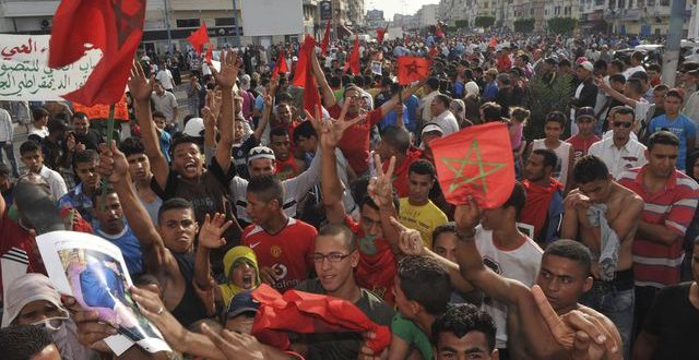 maroc manifestation drapeau 738800 640x330 - رهان تجديد النخب..إلى إشعار آخر!!